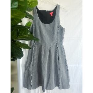 Elle Black/White Striped Sleevless Dress Womens Size 10